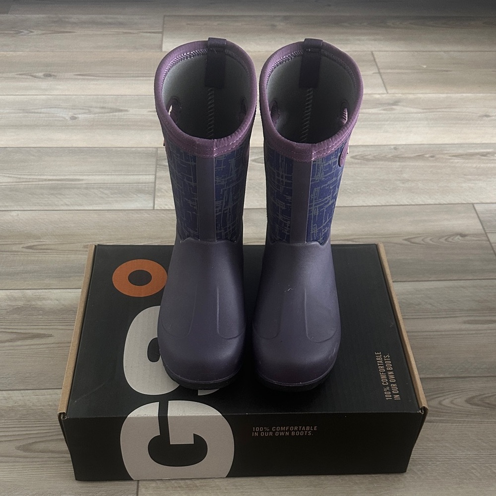 Bogs Purple Kids Snow Boots size 3 (35)